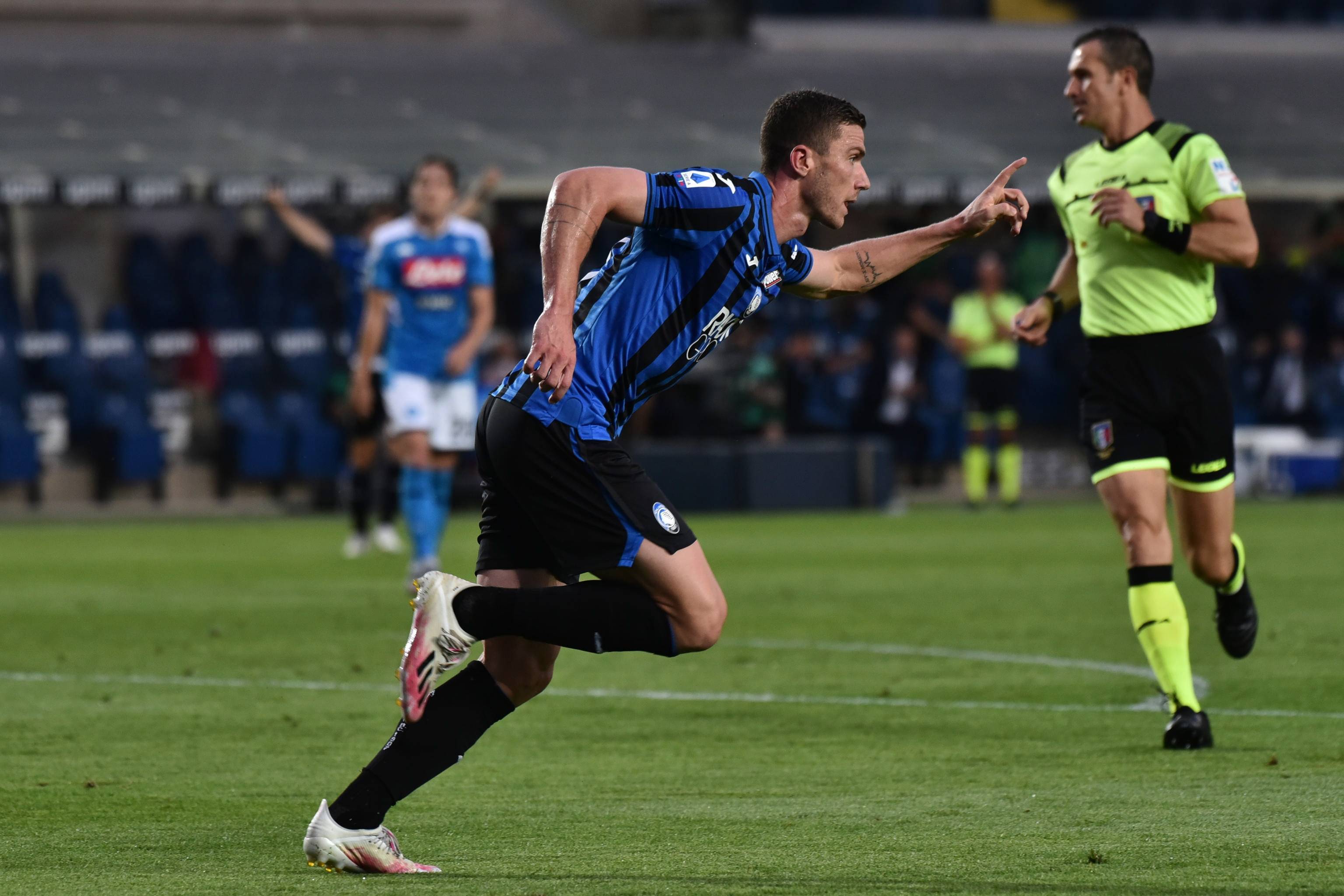 爱游戏APP下载 巴特勒vs亨利 